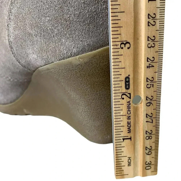 White Mountain Suede Leather Wedge Heel Ankle Boots Lace Up Size 9M Light Gray - Picture 12 of 12